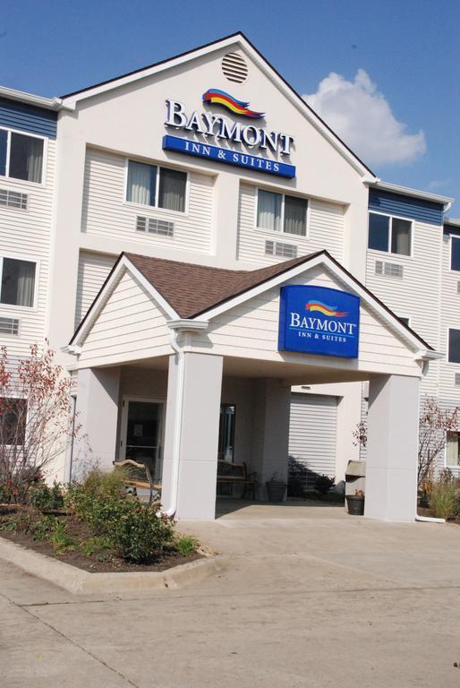 Baymont By Wyndham Mattoon Hotel Exterior photo